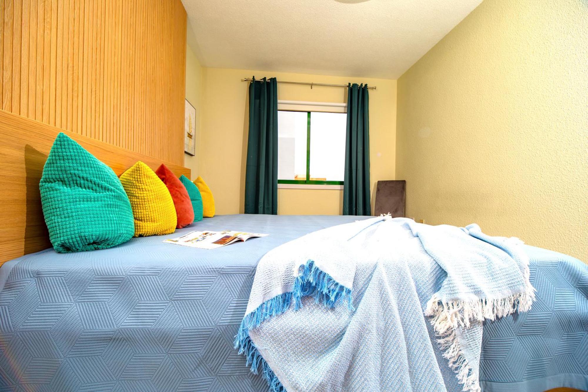 1 Bedroom For 4 People With Pool *